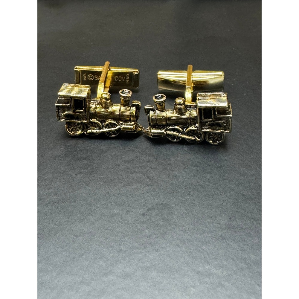 Vintage Sarah Coventry Steam Locomotive Train Cufflinks 3D Antiqued Gold Tone